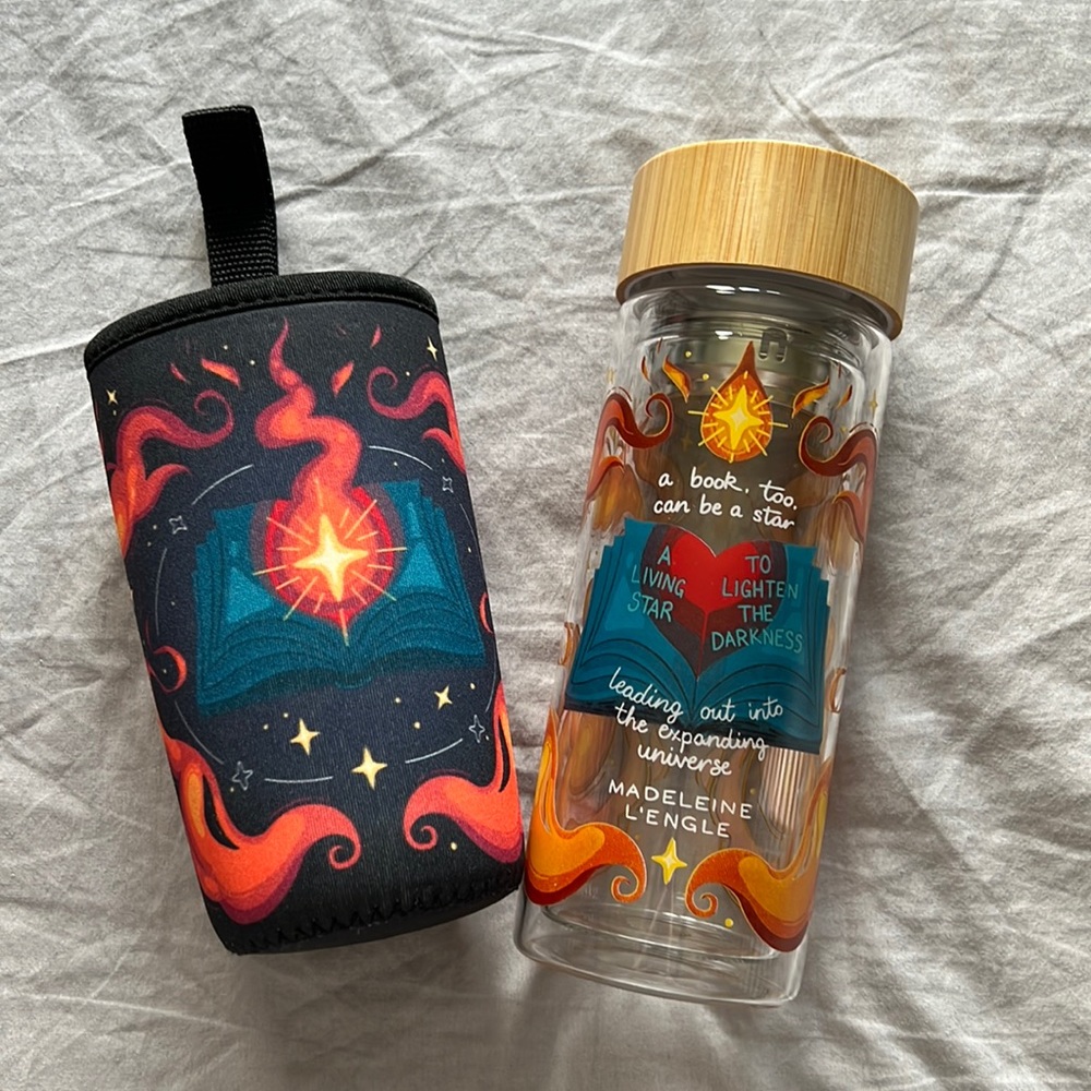 Illumicrate glass water bottle,